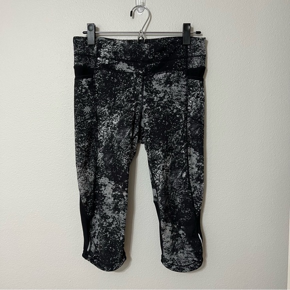 Athleta Splatter Be Free Knicker Cropped Leggings—S - Picture 2 of 12